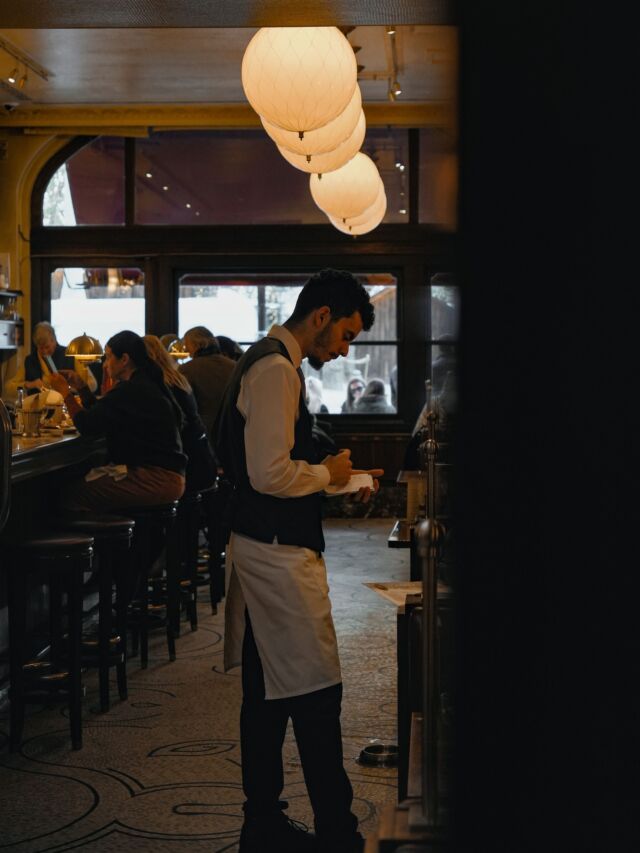 Bonne année from our bustling corner of Sloane Square!Our doors are open, and the coffee is flowing. Join us for a taste of Parisian joie de vivre as we welcome the New Year with open arms and full plates.